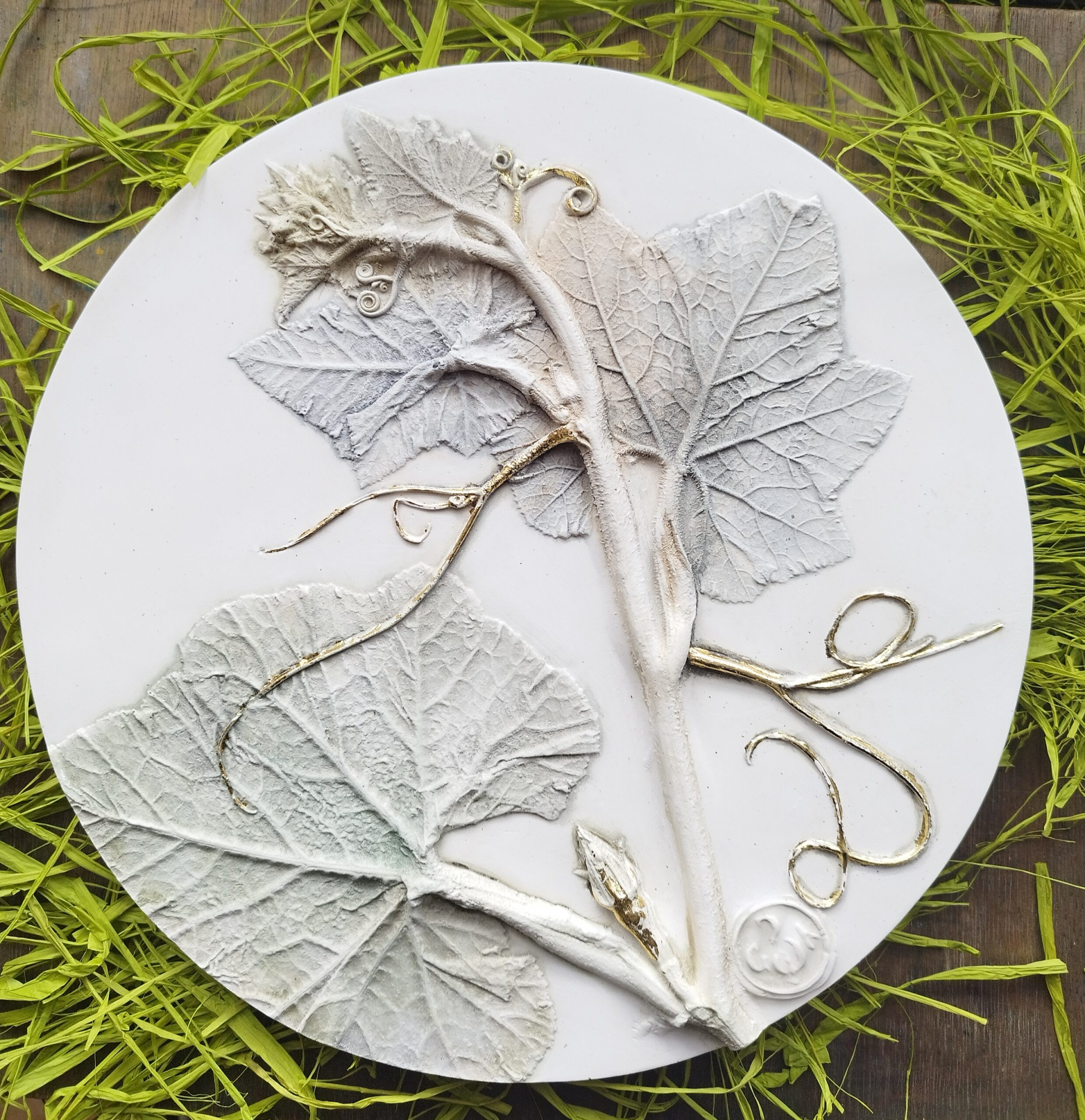 Bas-relief, D30cm, Plâtre, engobe, la feuille d'or